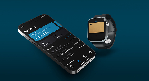 Smartphone und Smartwatch auf dunkelblauem Hintergrund