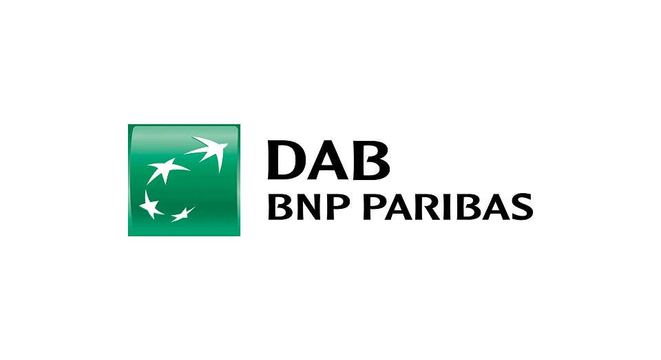 Grünes DAB BNP Paribas Logo mit schwarzem Schriftzug