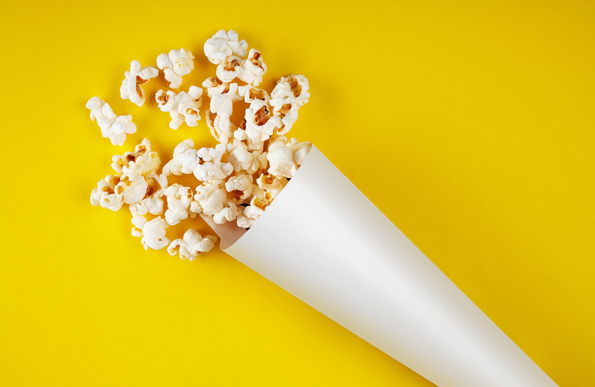 Popcorn ist das klassische Essen für Cineasten. Nun wird es vermehrt auf der heimischen Couch verzehrt.